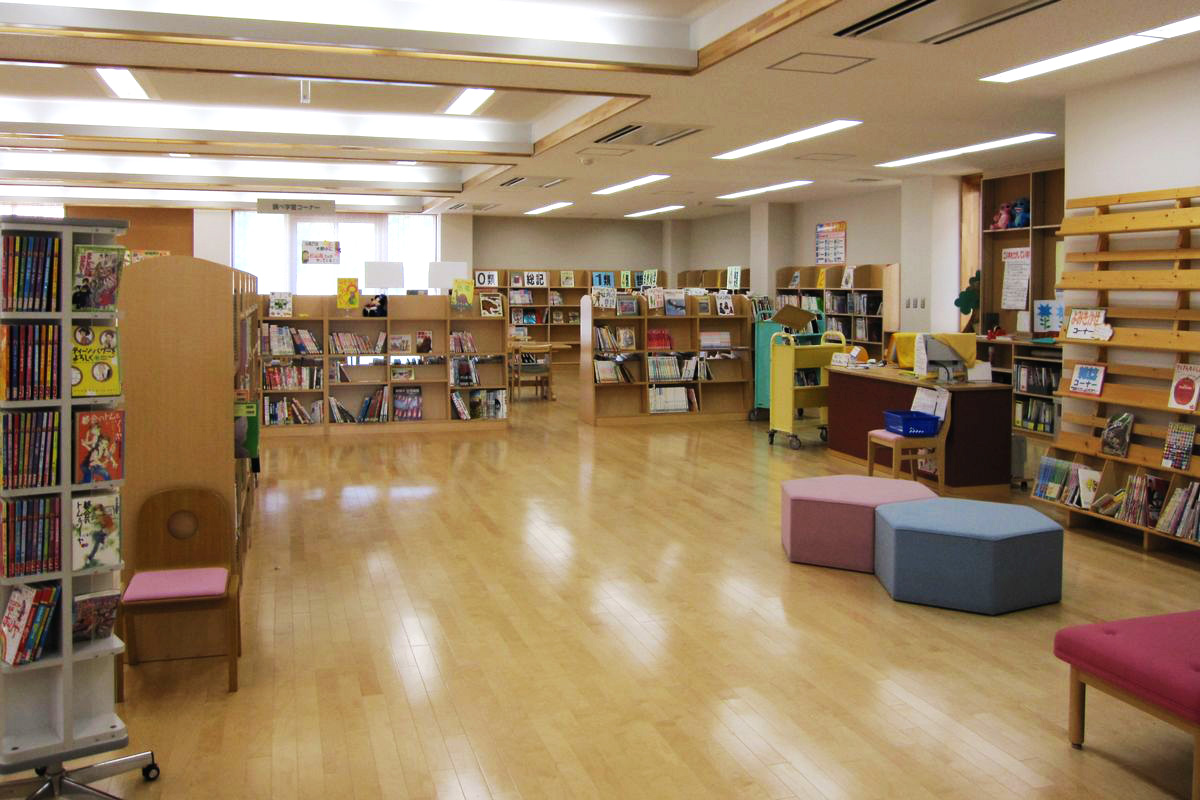 大野小学校の図書室 2010年11月18日撮影