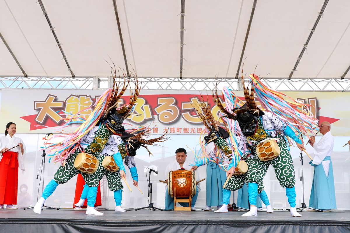 オープニングイベントで、大熊町無形民俗文化財の熊川稚児鹿舞を披露する熊川稚児鹿舞保存会の皆さん。
