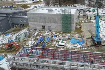 平成31年1月28日撮影　防災棟とその西側に作られている外倉庫