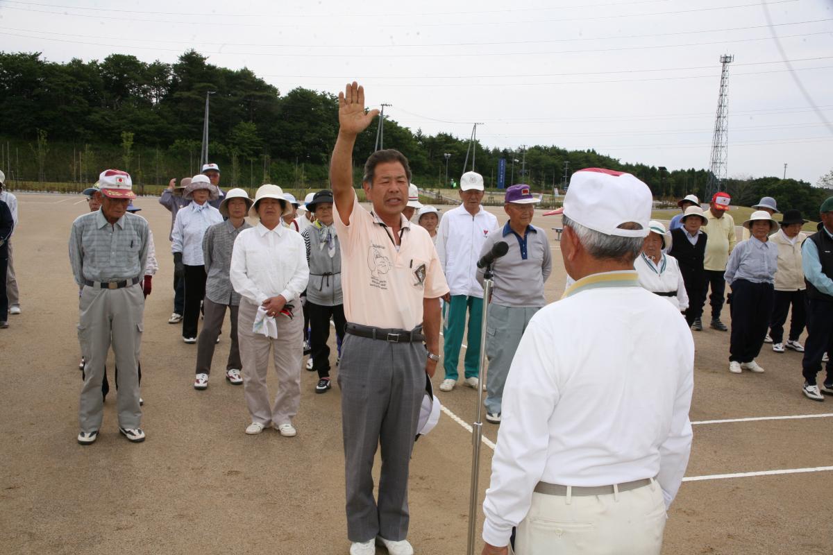 選手宣誓をする選手