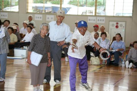 プレー中に自然と笑顔がこぼれる参加者