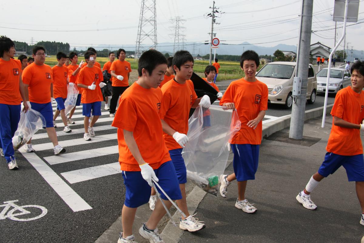 約1時間の清掃活動で町がきれいになりました