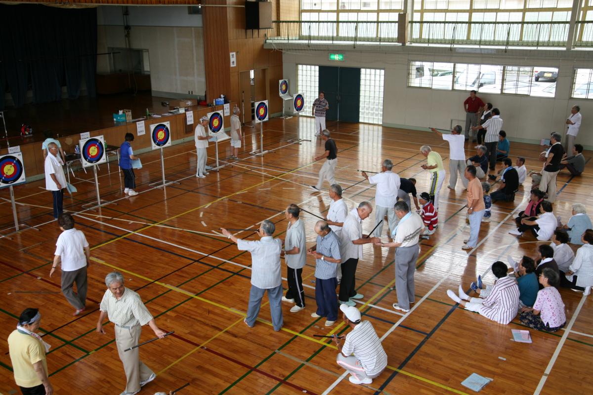 白熱した競技が行われ老人クラブ会員同士の親睦が深まりました