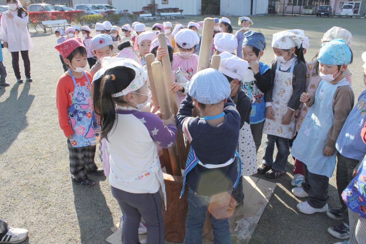 大野幼稚園 もちつき会（2010年12月1日） 写真 2