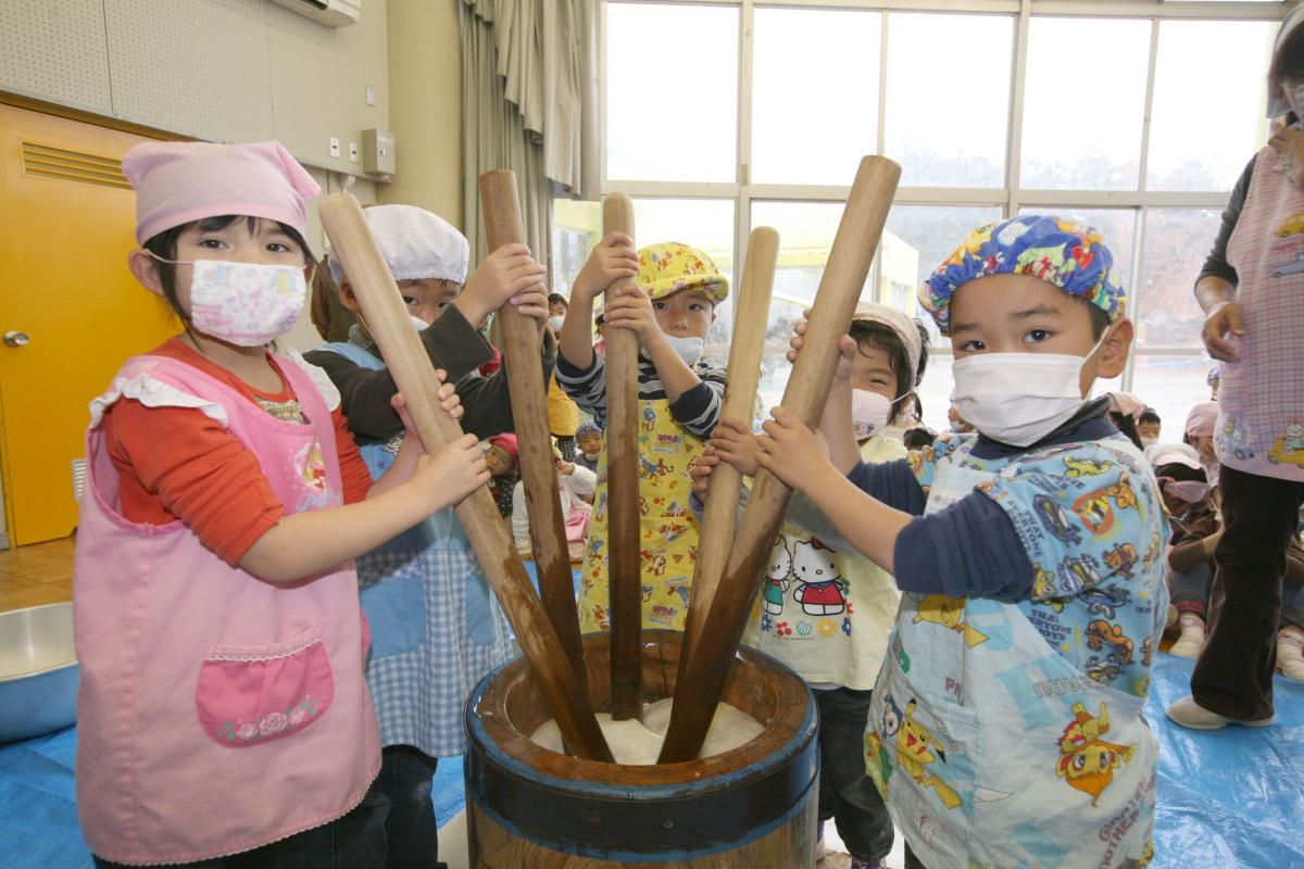 熊町幼稚園 もちつき会（2010年12月3日） 写真 4