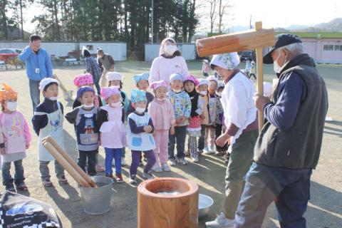 大野幼稚園 もちつき会（2010年12月1日） 写真 1