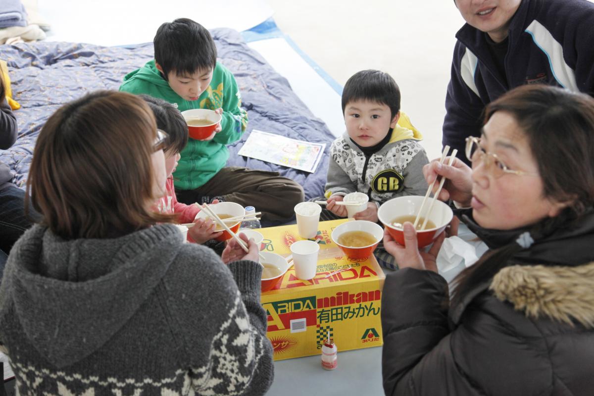 田村市内の避難所（2011年3月18日） 写真 23