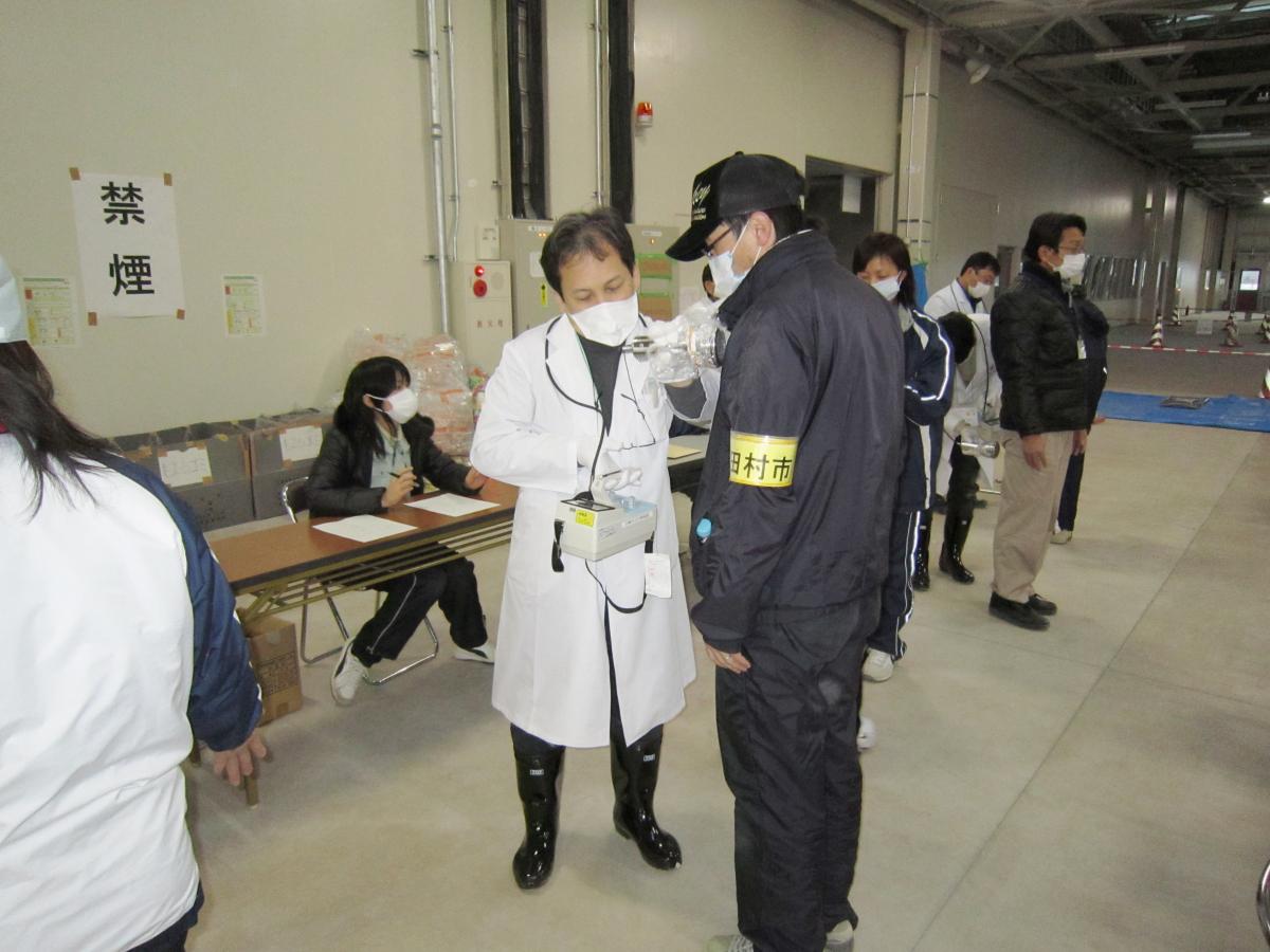 田村市内の避難所（2011年3月18日） 写真 27