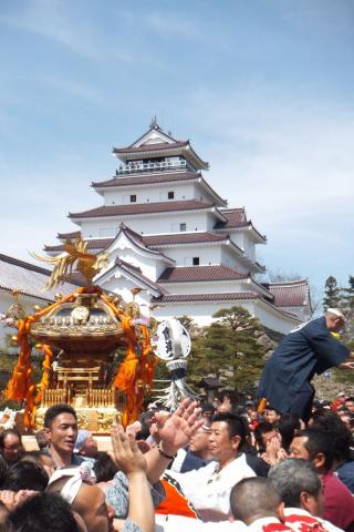 鶴ヶ城さくら祭りに招待されました（2012年4月15日） 写真 1