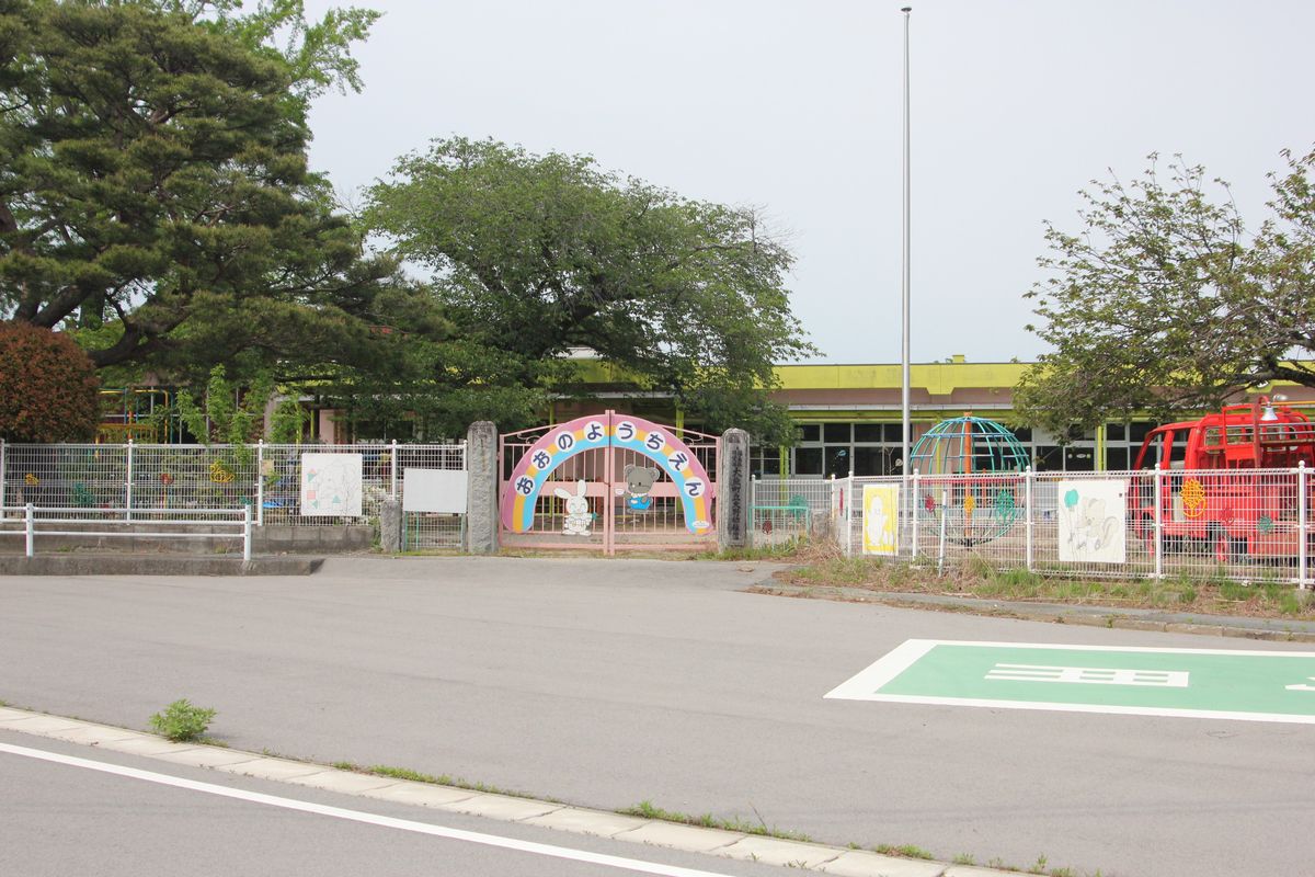 町内の様子-学校と熊川（2012年5月17日） 写真 13