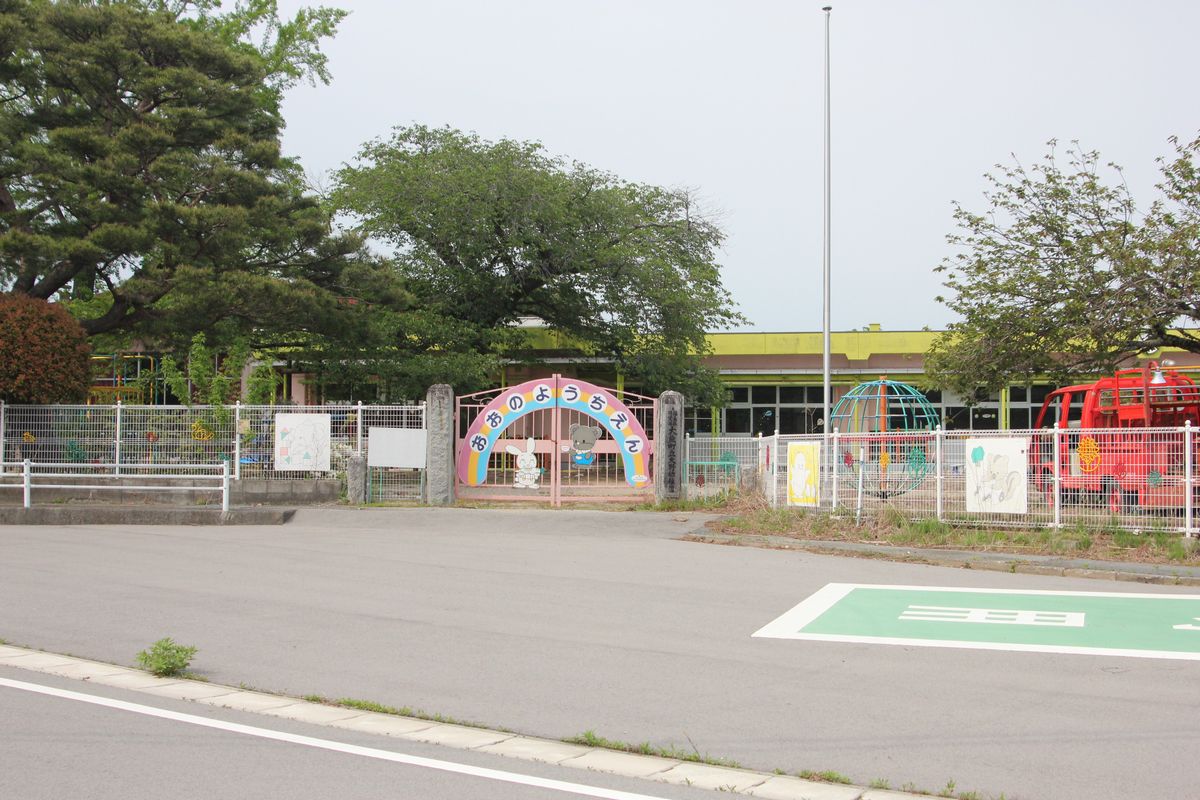 町内の様子-学校と熊川（2012年5月17日） 写真 13