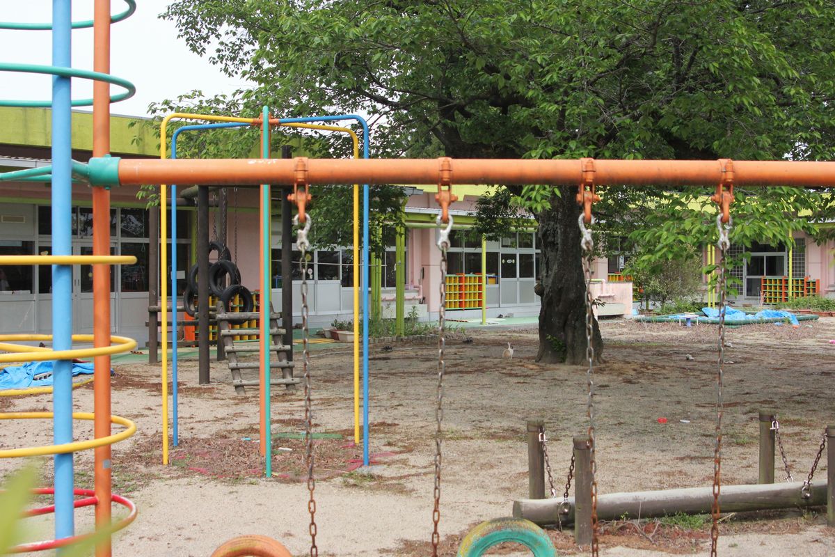 町内の様子-学校と熊川（2012年5月17日） 写真 14