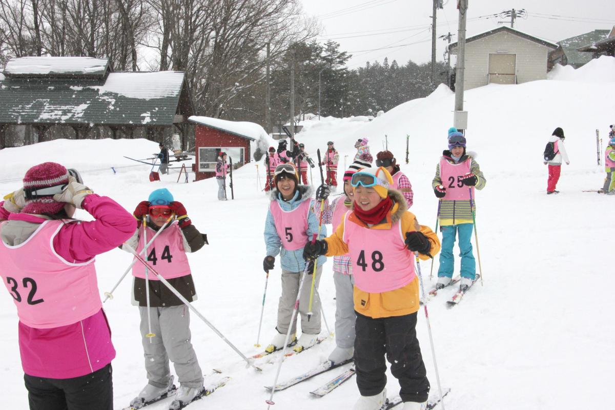 ウエアに着替え、帽子をかぶりゴーグルを装着していざ雪山へ！