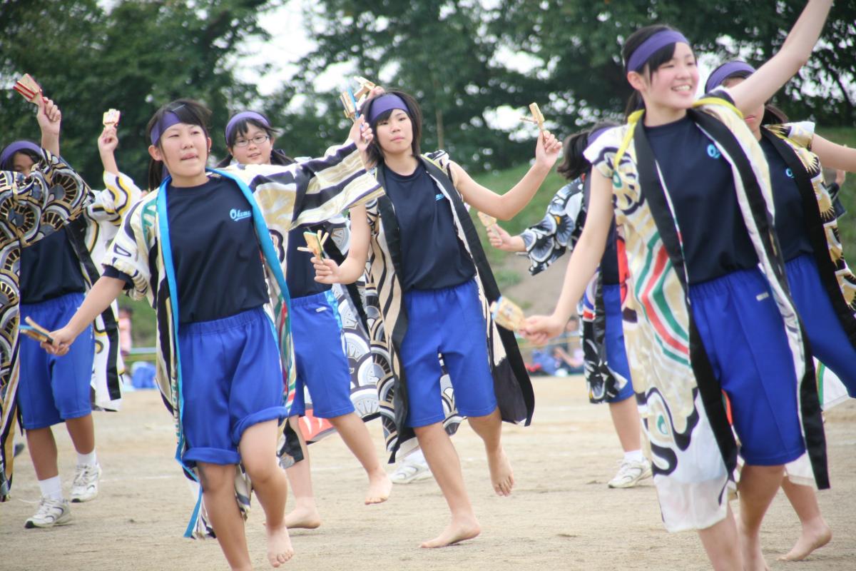 「よさこいソーラン」笑顔で圧巻の踊りを披露した中学生