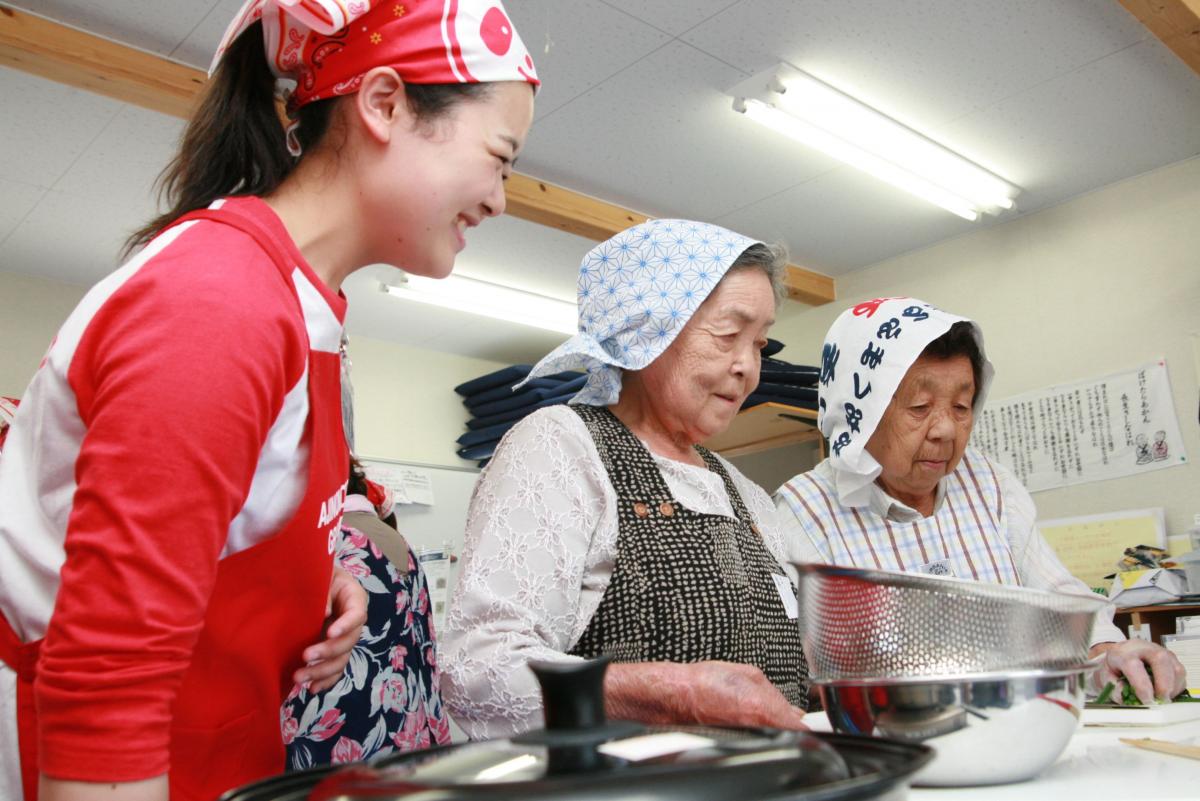 調理中も和気あいあいと楽しい時間を過ごしました