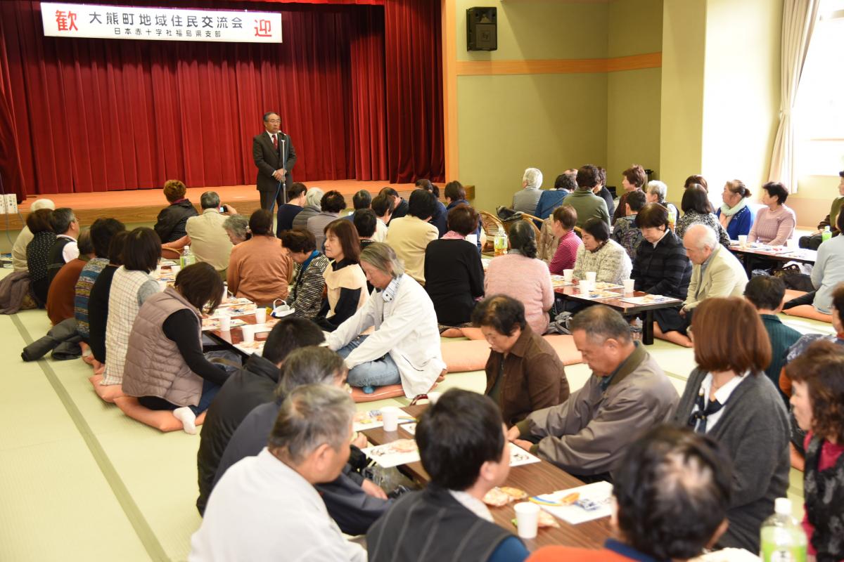 あいさつする町社会福祉協議会の渡部正勝会長