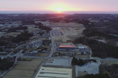 4月10日、朝日が照らす大川原地区復興拠点