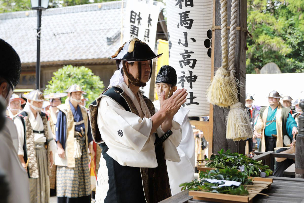 相馬小高神社出陣式に参列し、神前に玉串を捧げる木村教育長