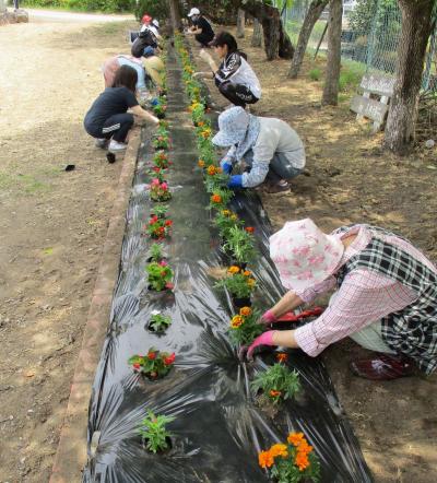 緑化活動に参加した地域の皆さん