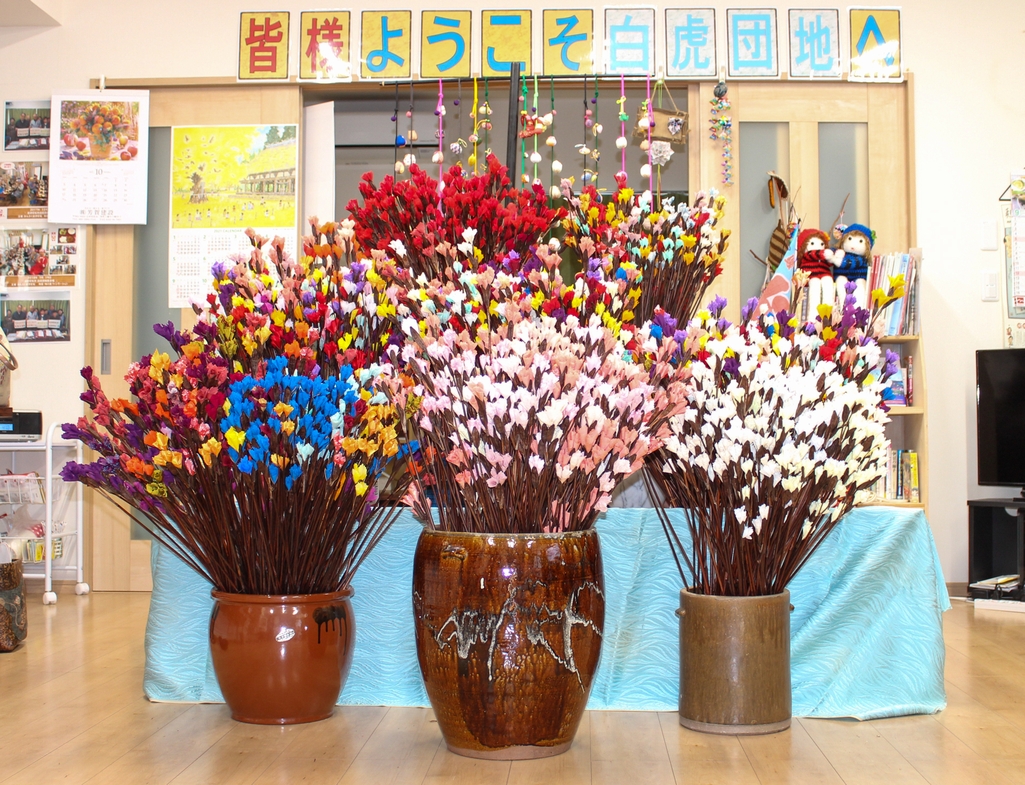 2,000本の菖蒲の花飾り
