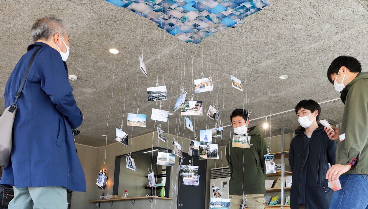 クマプレ内に展示された町内の写真