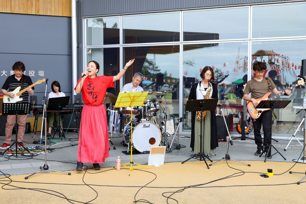 町のイベントには欠かせない大熊音楽連盟の演奏。