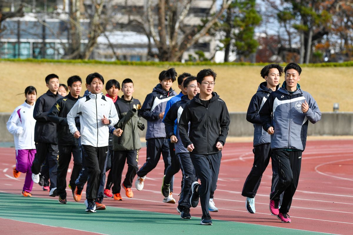 郡山ヒロセ開成山陸上競技場で大会前日、最後の合同練習が行われました。