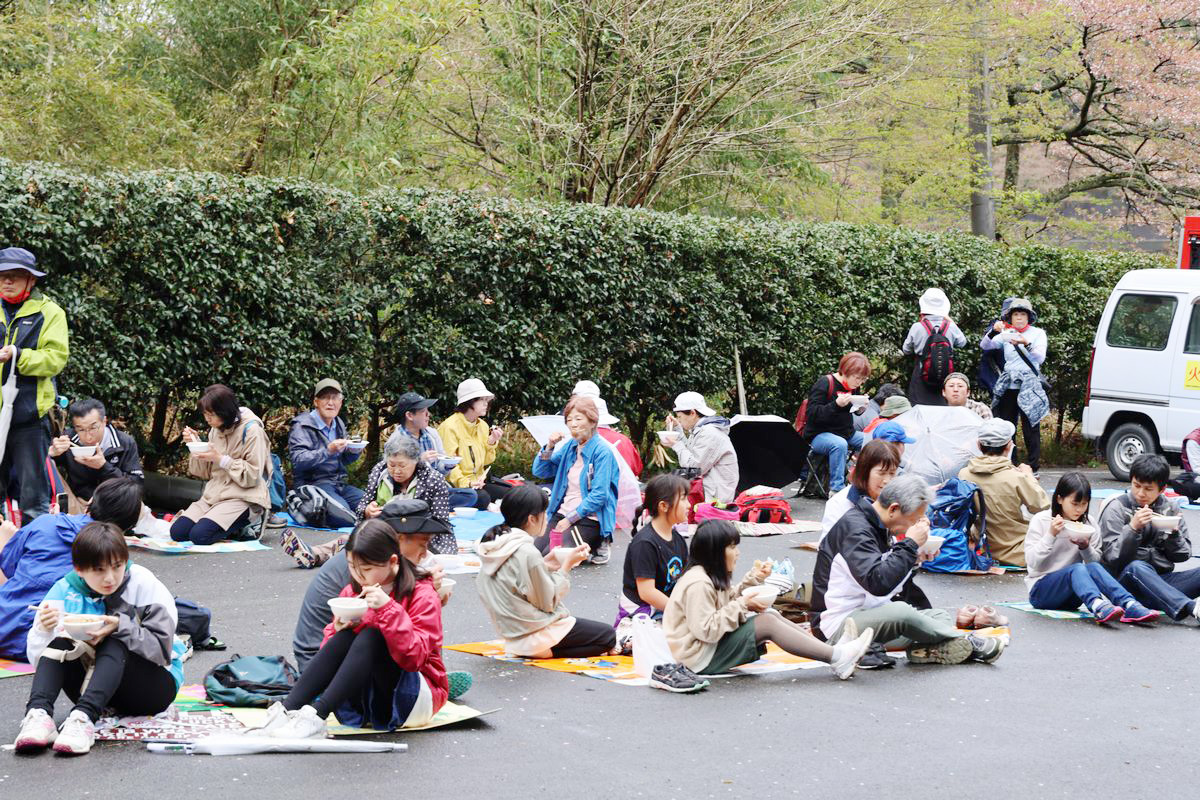 当日は肌寒いこともあり、豚汁は初の売り切れ。参加者のお腹もいっぱになりました。