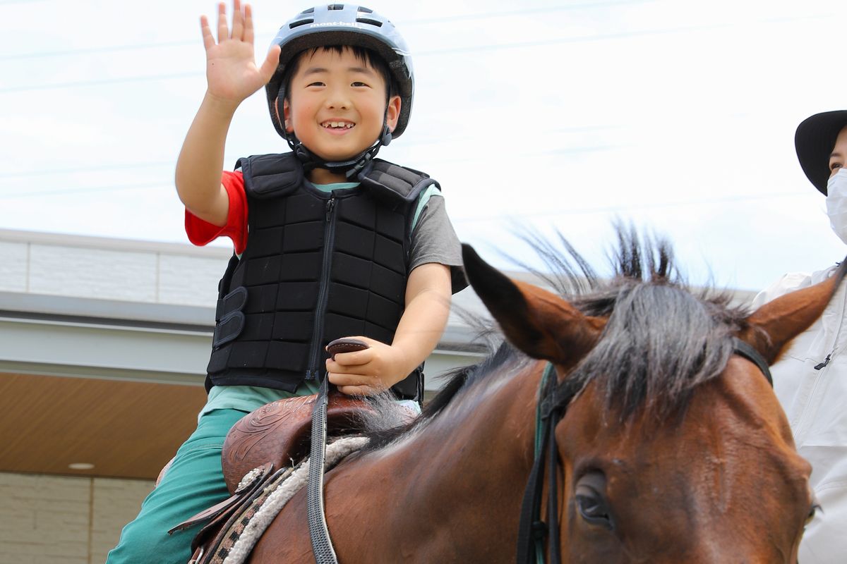 相馬救援隊による馬とのふれあい体験が行われました。