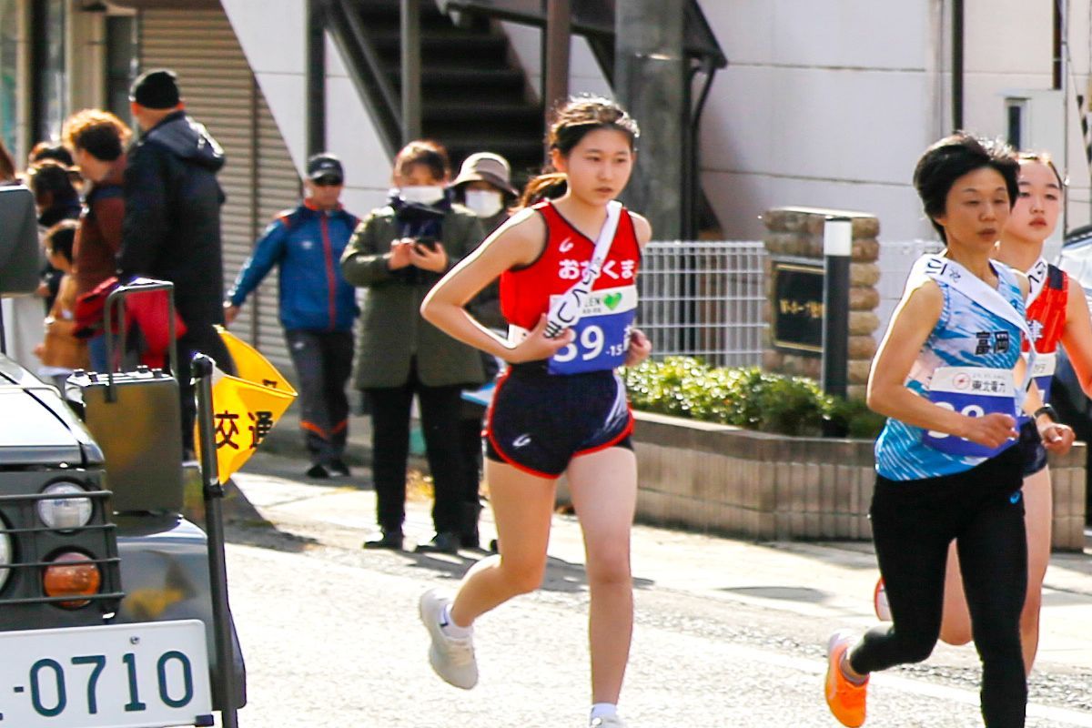 15区の畑川菜々絵選手は、福島市・松陵中学校前から福島大学入口までの3.4kmを走りました。