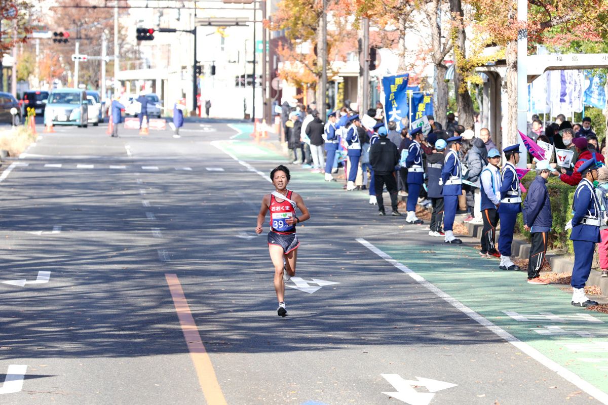 16区の吉田好孝選手は、福島大学入口から福島県庁前までの8.4kmを走りました。
