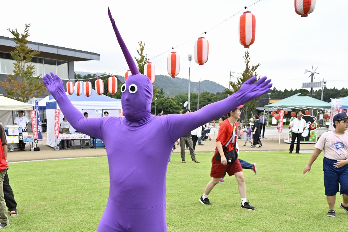 年々仮装参加者が増えている盆踊り。今年の参加はエントリー不要。入賞目指して楽しく踊りました。