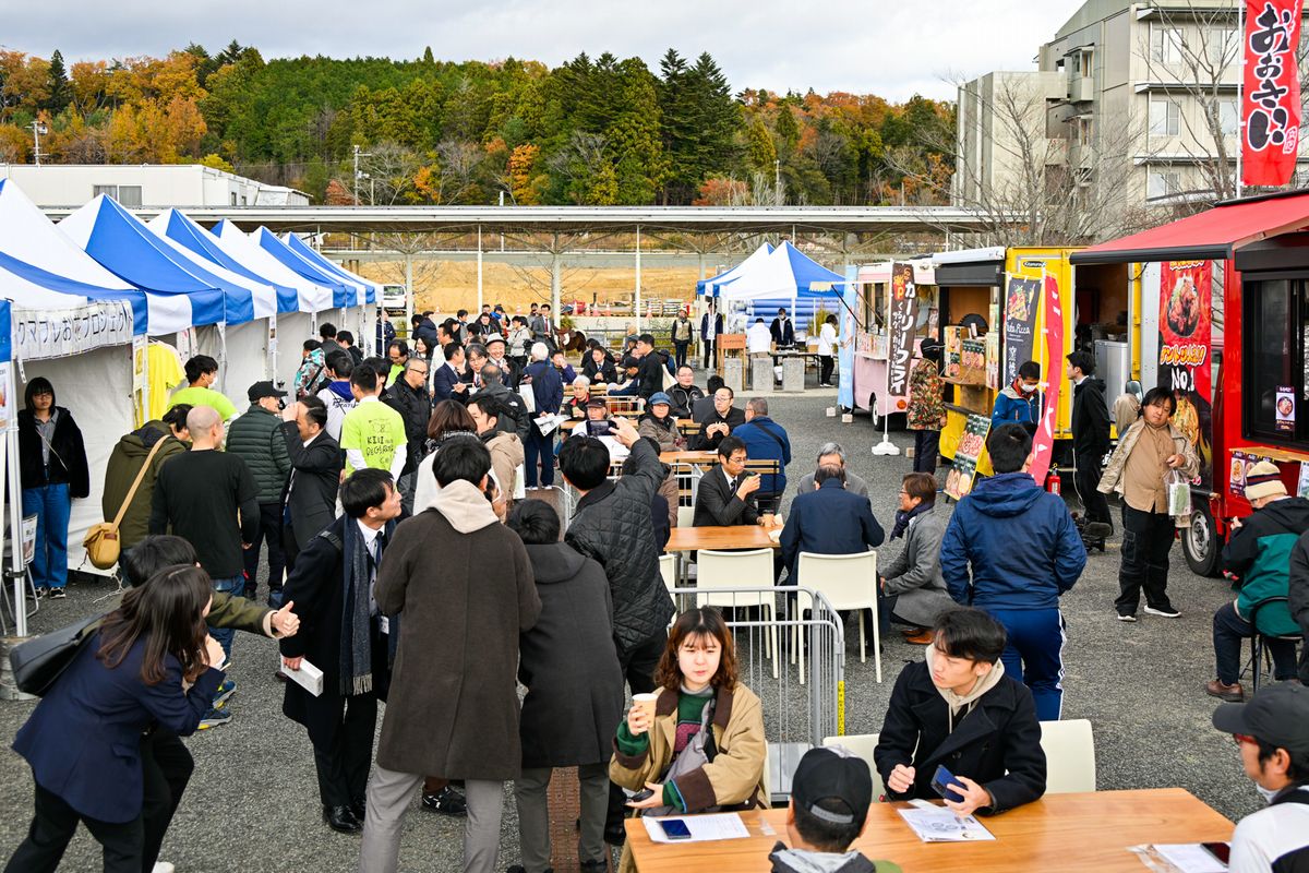 最後のイベントにでにぎわう会場