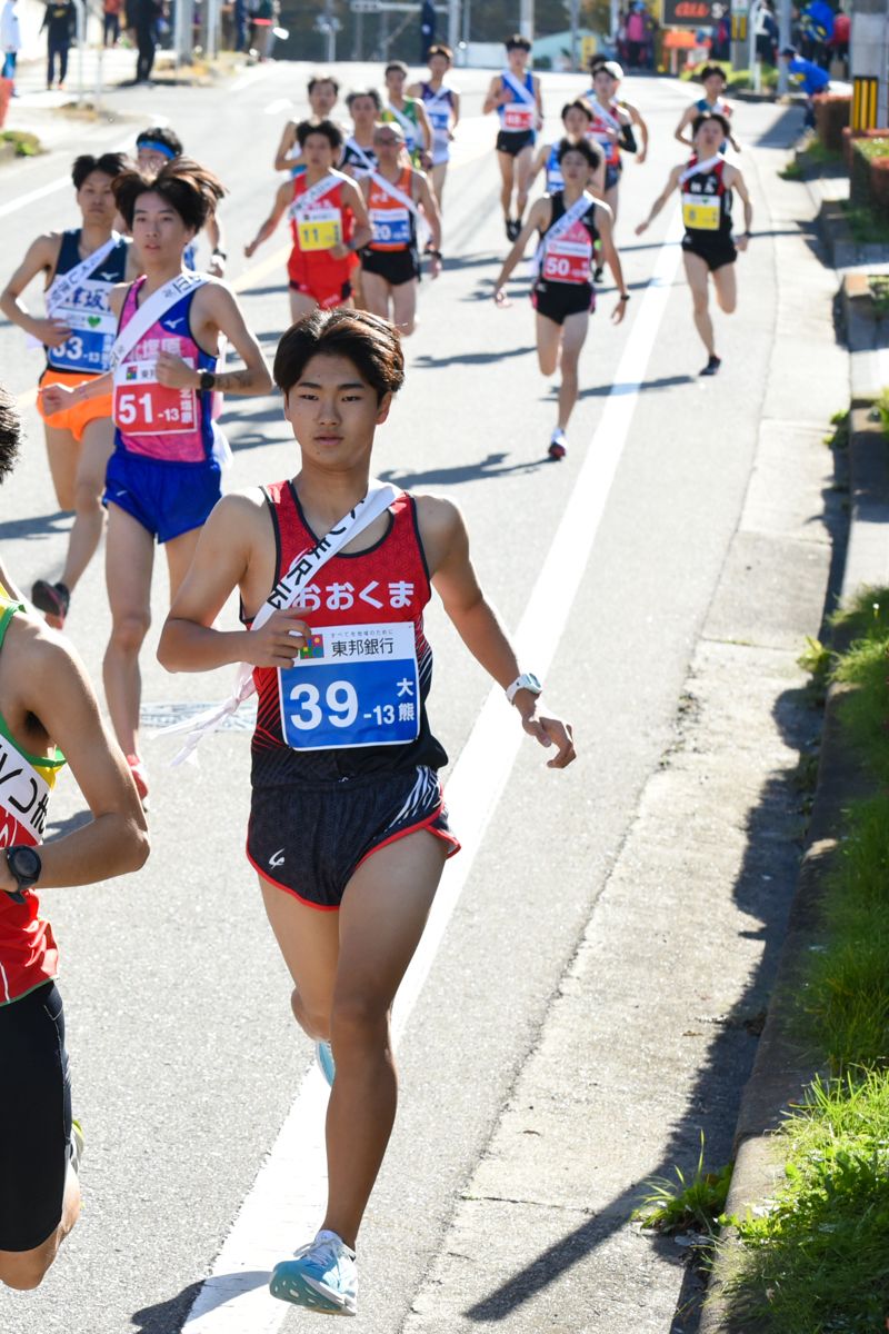 第13区（二本松市役所内から二本松市安達支所内）4.8kmを走る初出場の横山選手。「しっかりタスキを繋げられるように頑張りたい」と決意を語りました。