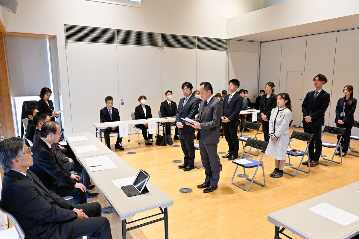 離任した教職員ら