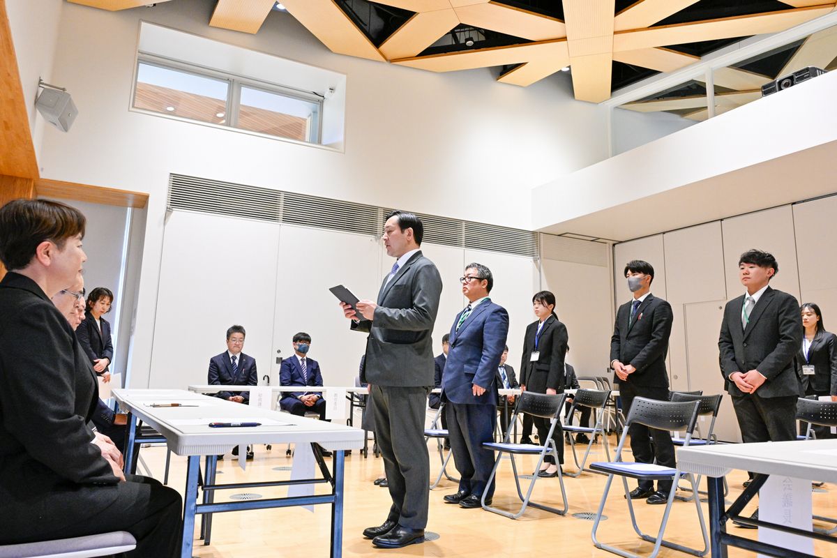 着任した教職員ら