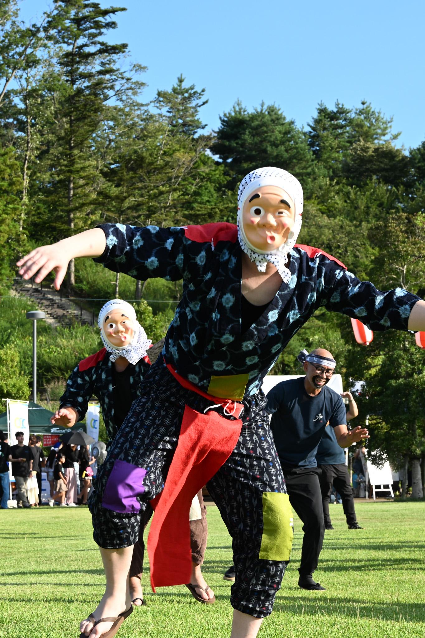 祭りで披露されたたにし踊り