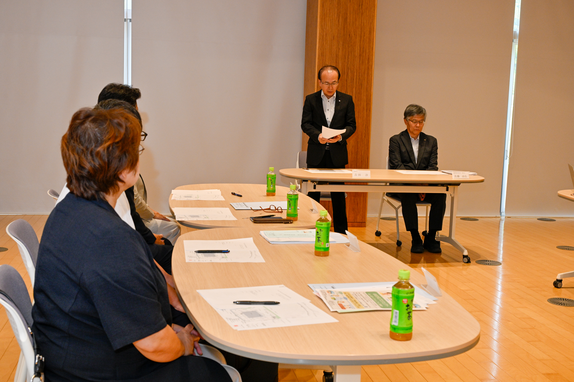開会のあいさつをする吉田淳町長