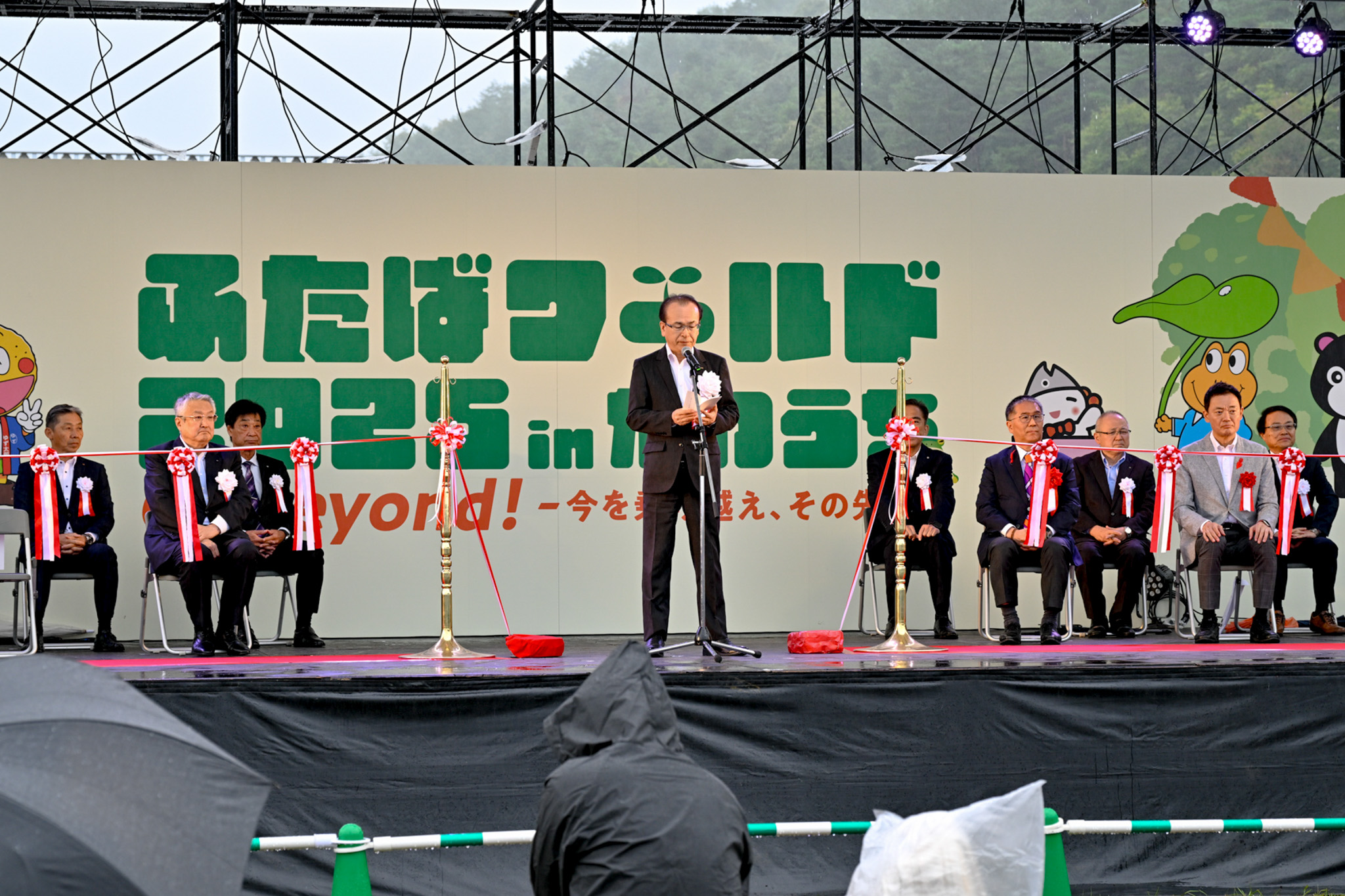 開会の祝いを述べた吉田町長