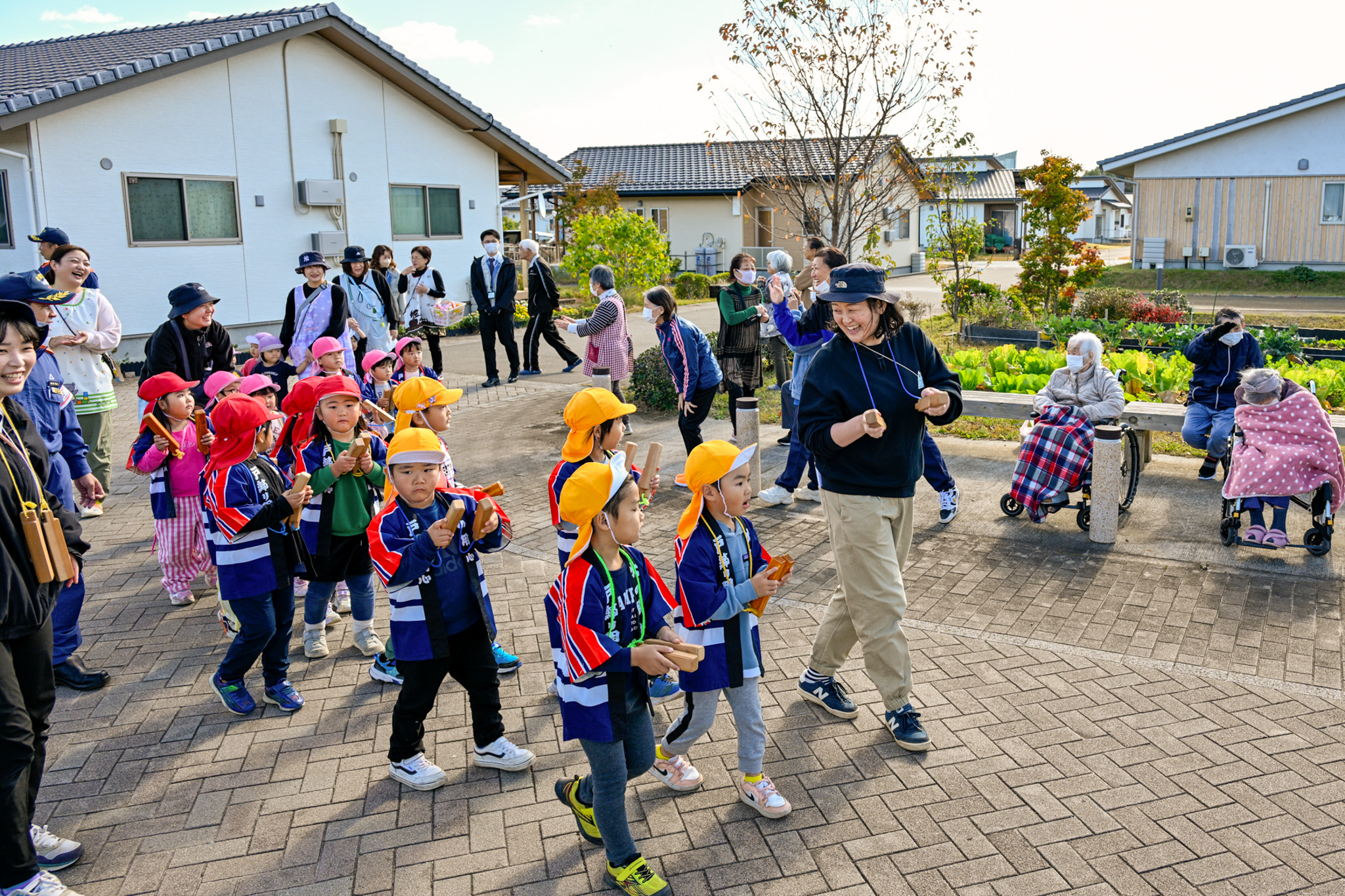 防火を呼びかける園児たち