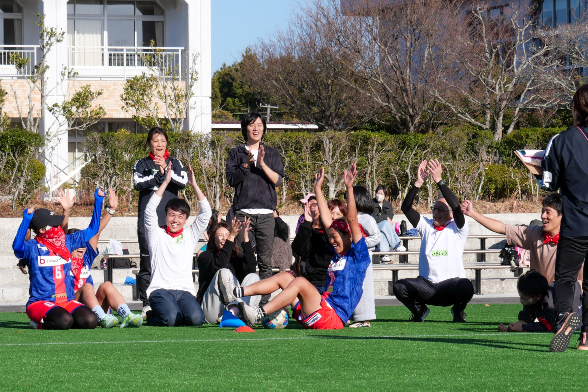 運動会を楽しんだ参加者ら（福島ウィーアー提供）