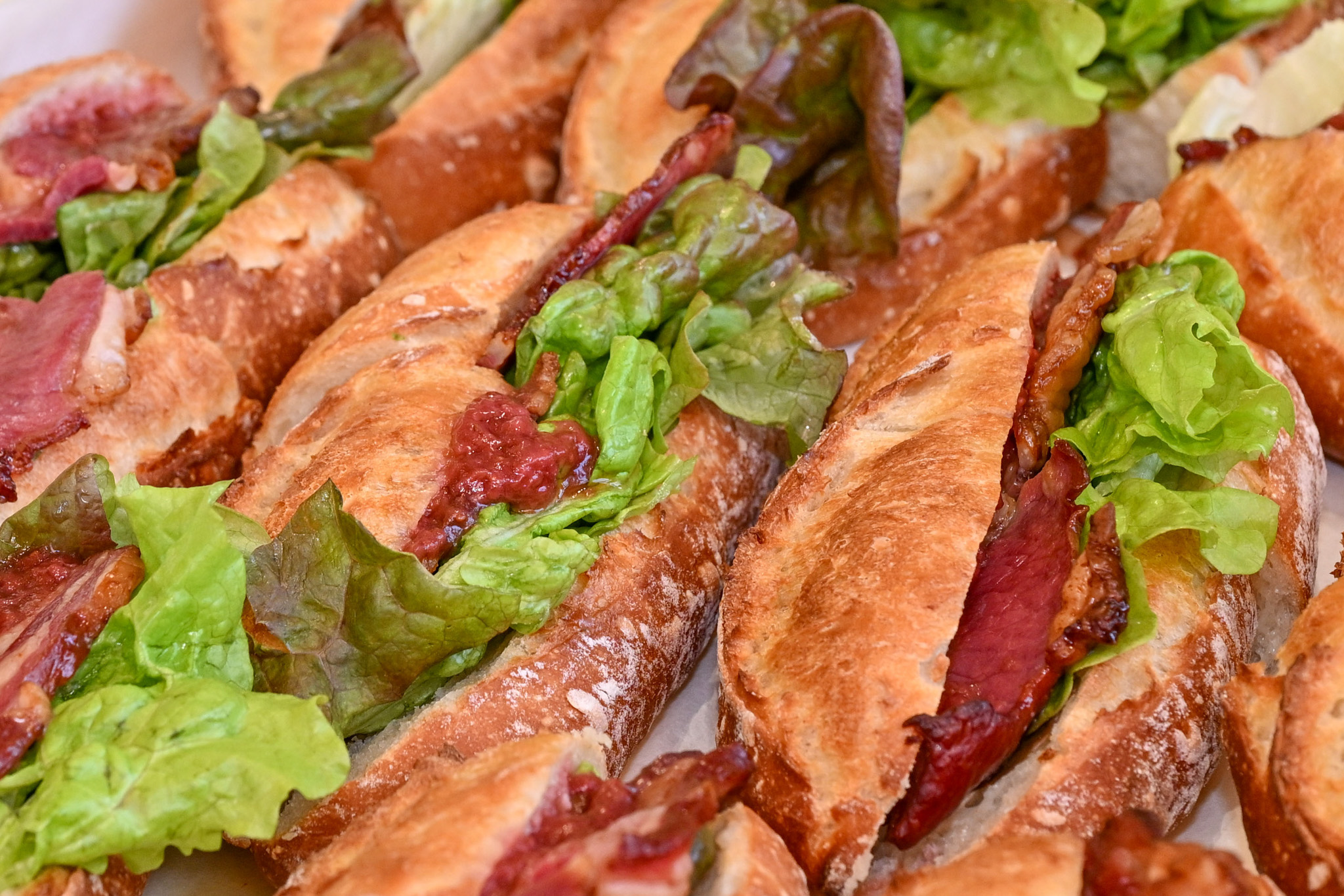 大熊のイチゴとストロベリーシープ燻製肉の新バケット