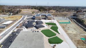 大野駅西交流エリア（上：産業交流施設、下：駅西商業施設）