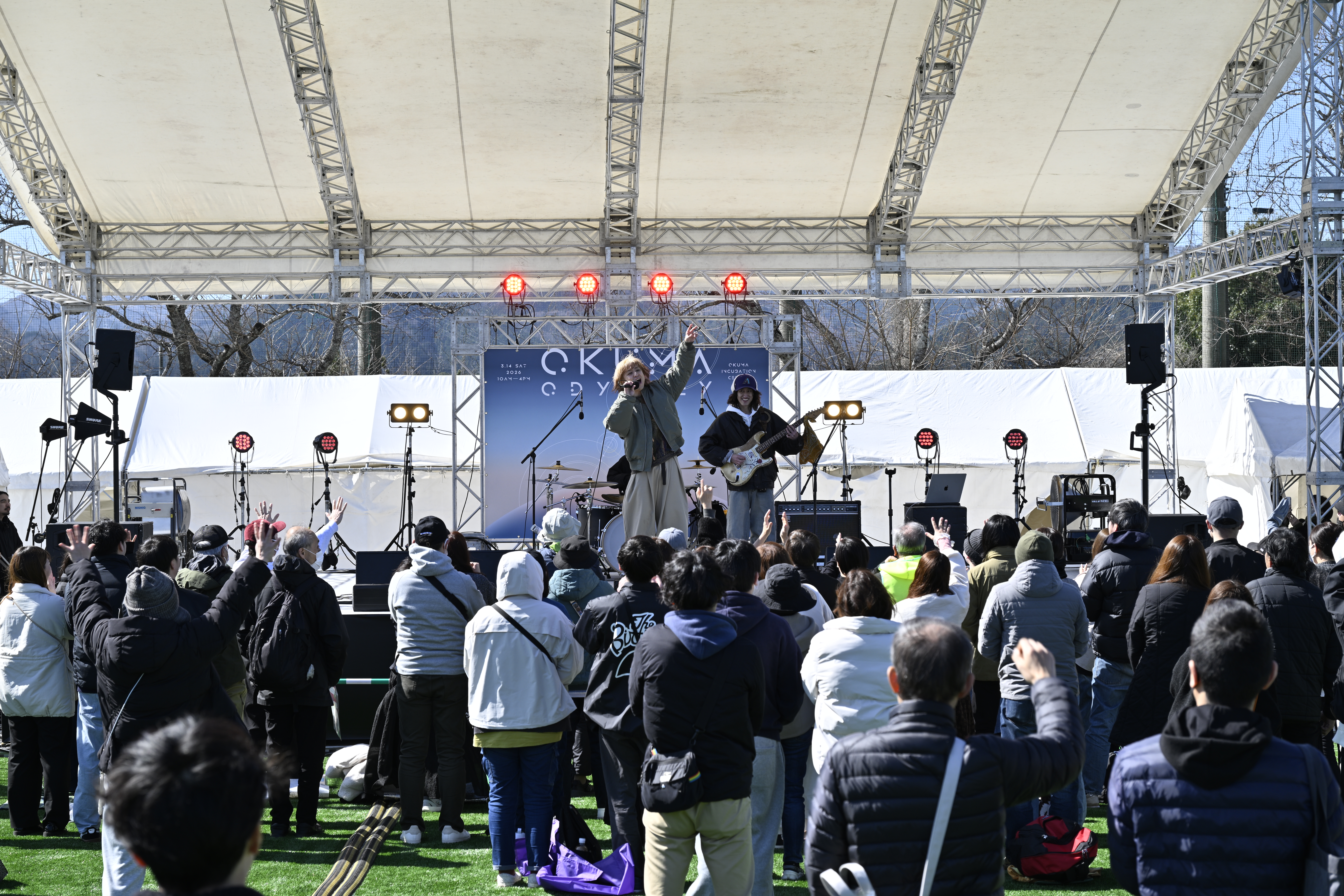 音楽ステージ１組目で会場を盛り上げたAmber’sさん