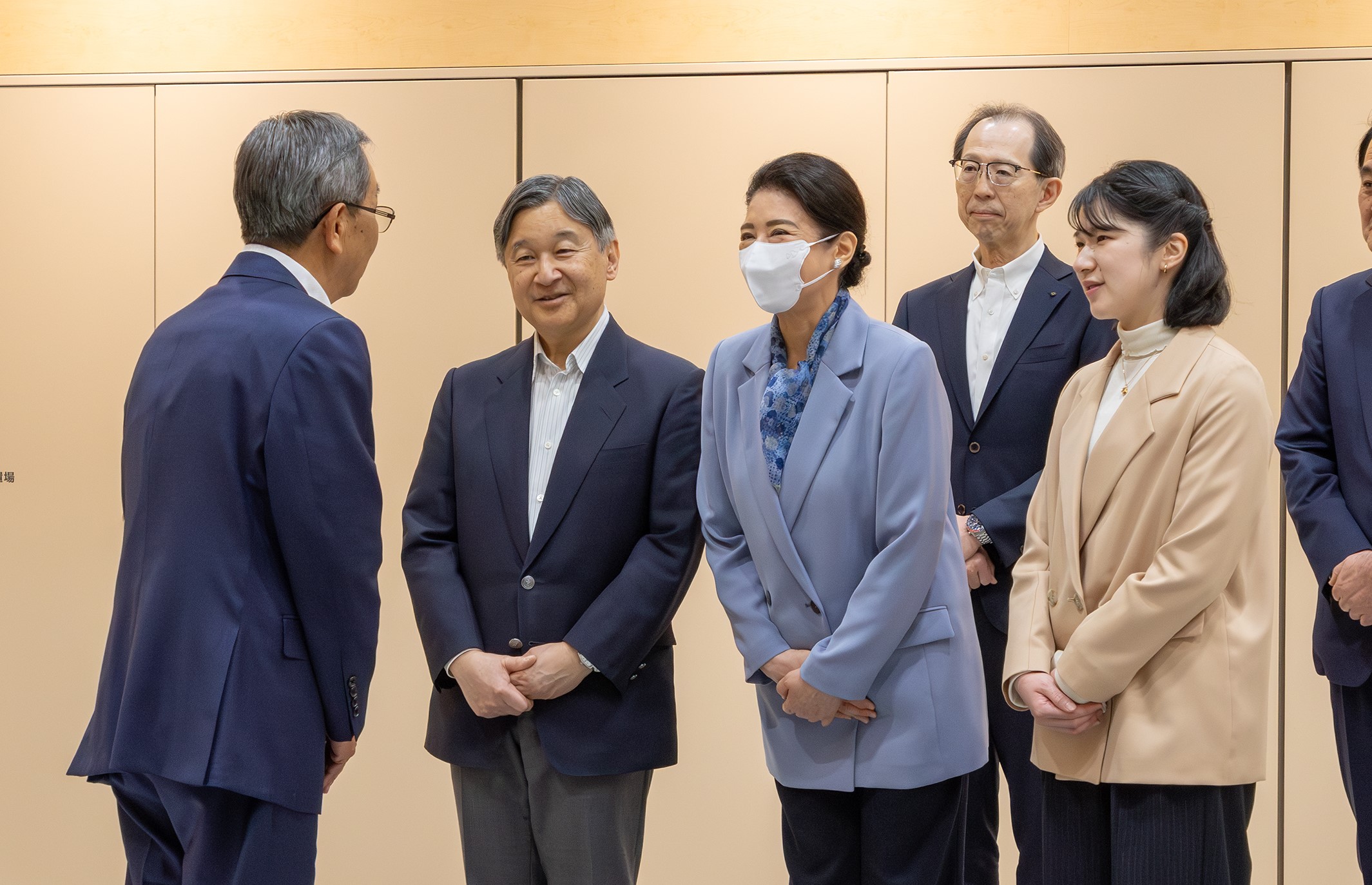 土屋繁男さんと懇談するご一家