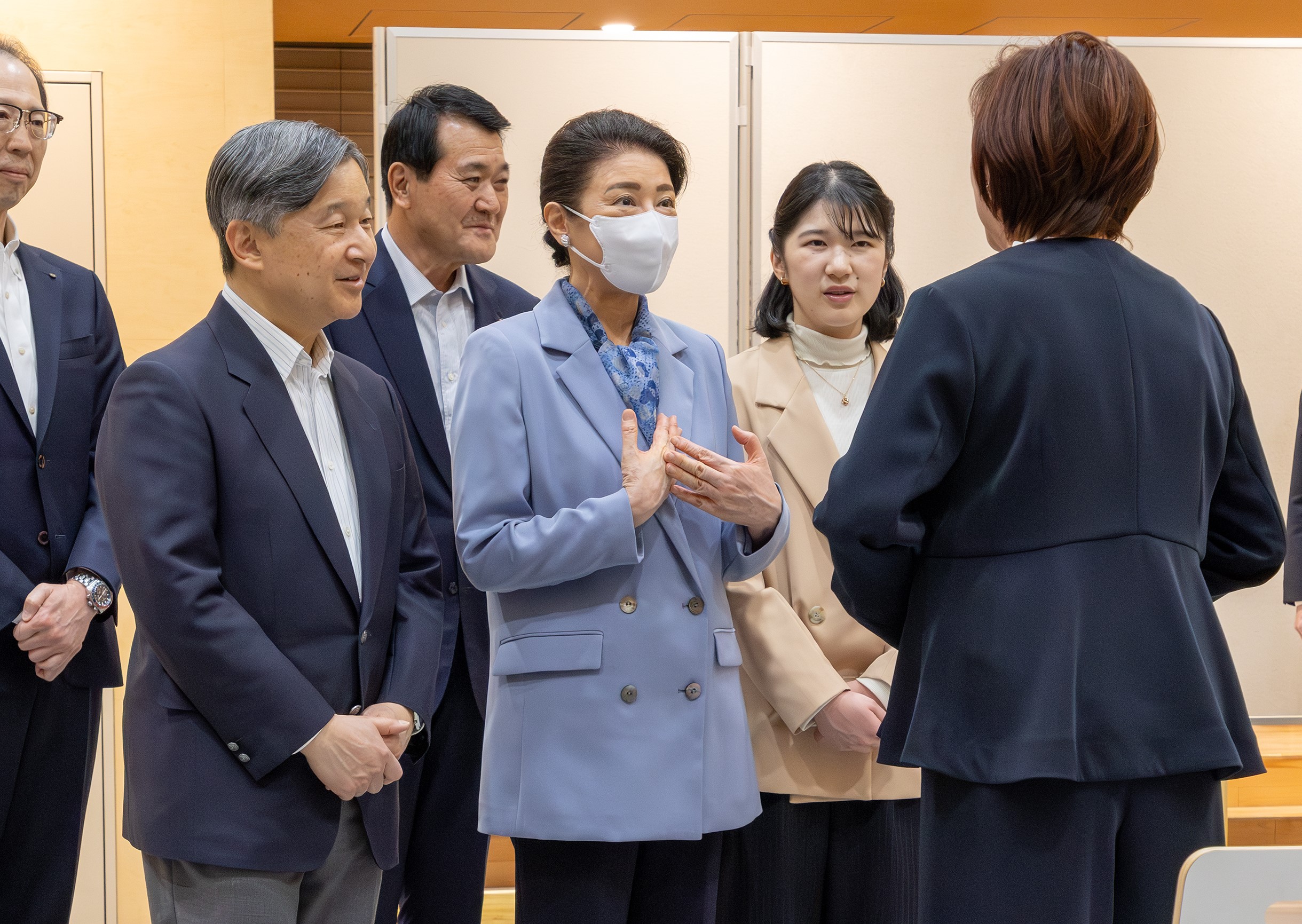 野口美佐子さんと懇談するご一家