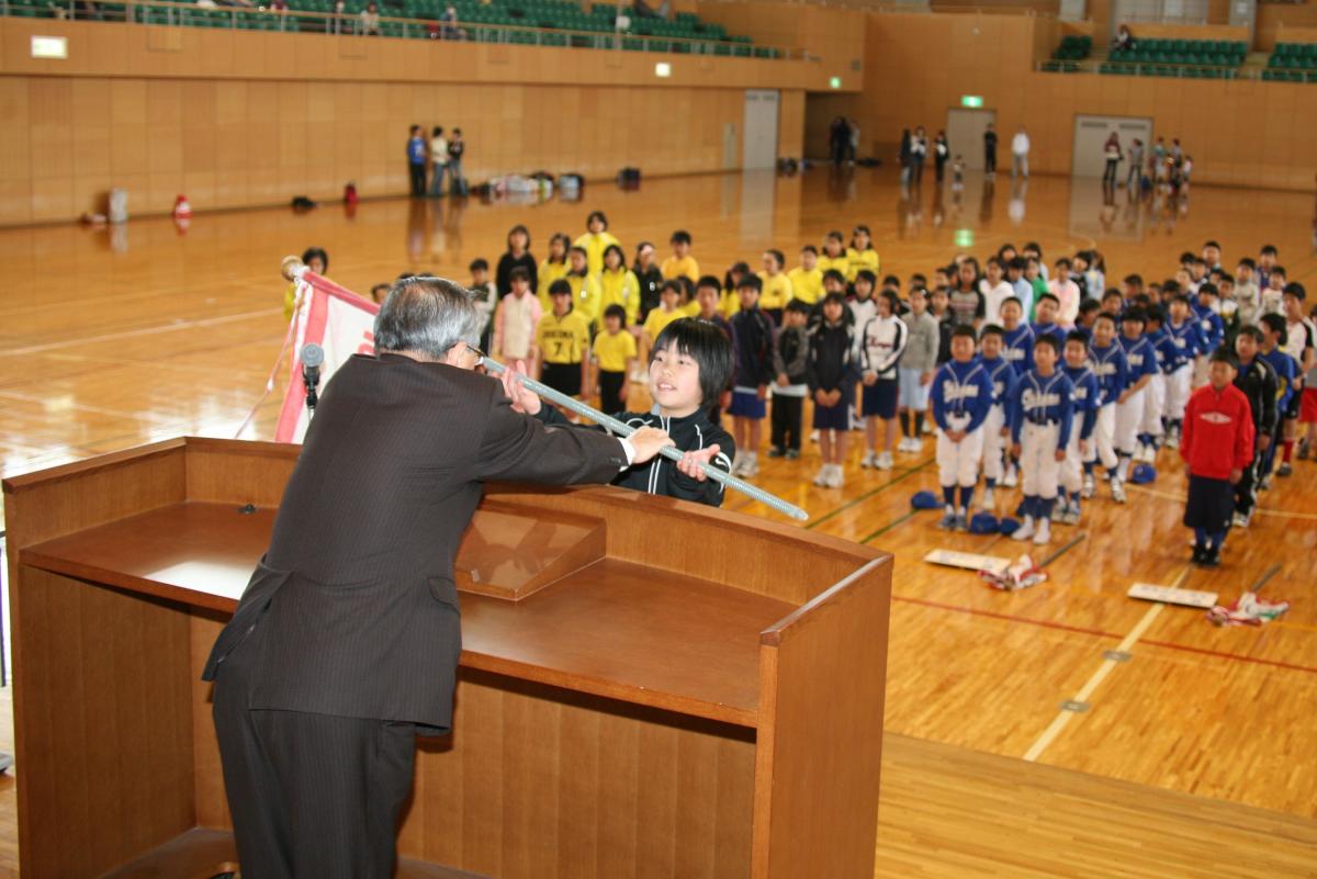 剣道、柔道、バスケットボール、野球など9競技の団体306人、指導者62人が参加しました
