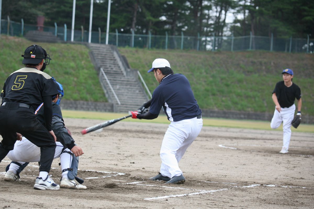 町長杯争奪職場対抗ソフトボール大会は接戦の末、大熊町役場チームが優勝を果たしました