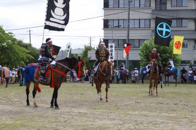 標葉郷本陣に凱旋した大熊町の騎馬武者たち