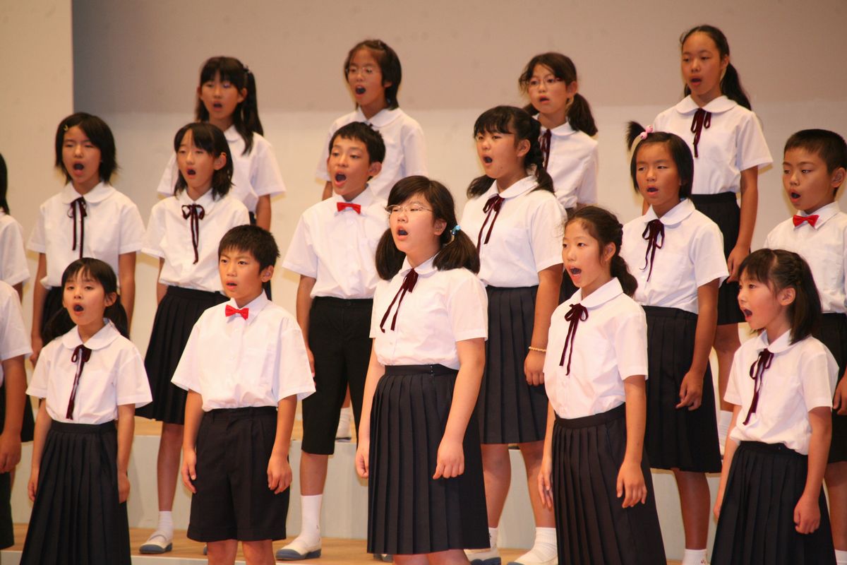日頃の練習の成果を発揮し、きれいな歌声を響かせた大野小学校合唱部